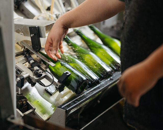 Mawby Disgorging 2022 0091 websize