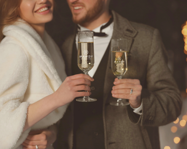 Best Sparkling Winefor Your Wedding Toast Blog Hero